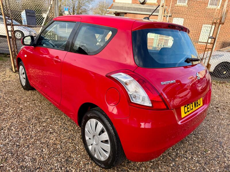 SUZUKI SWIFT