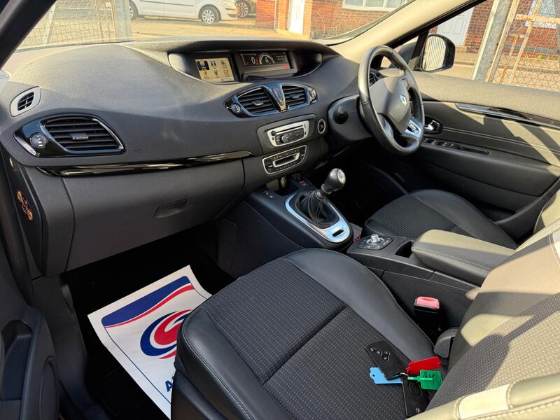 RENAULT SCENIC