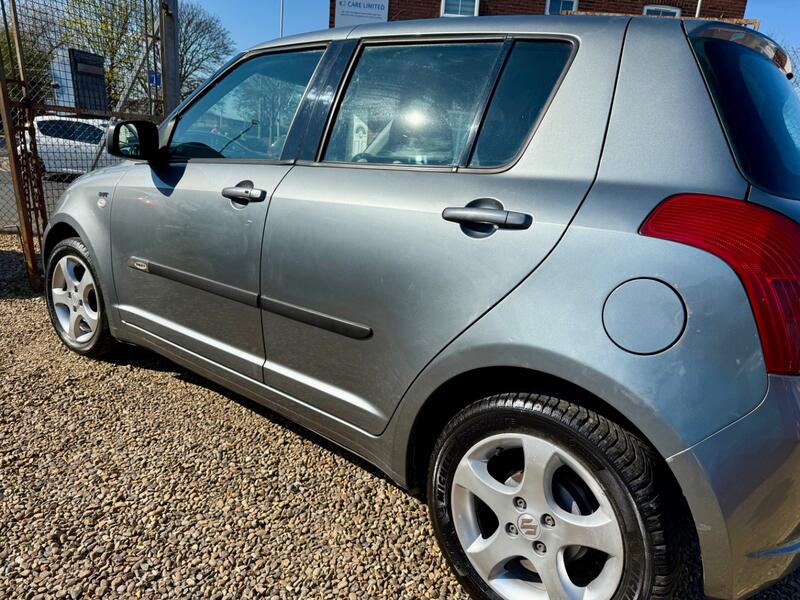 SUZUKI SWIFT