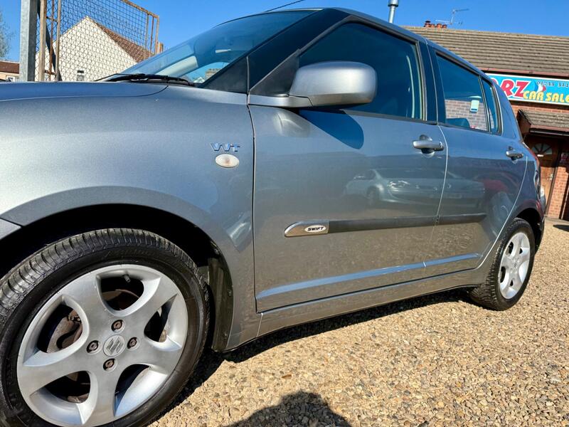 SUZUKI SWIFT