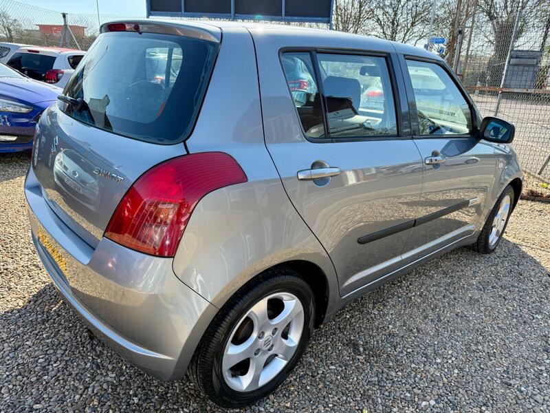 SUZUKI SWIFT