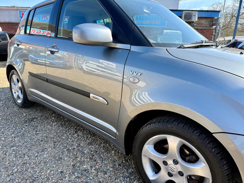 SUZUKI SWIFT