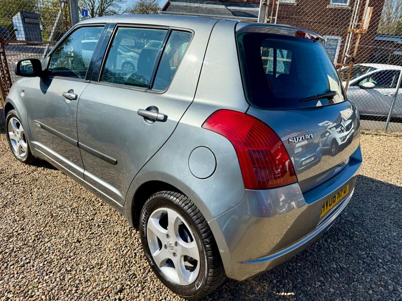 SUZUKI SWIFT