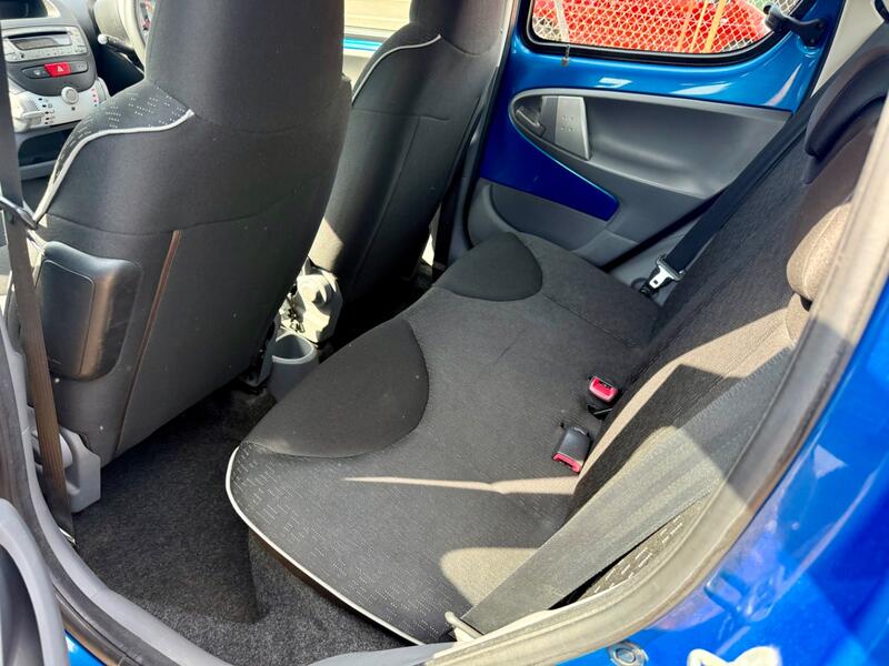 PEUGEOT 107