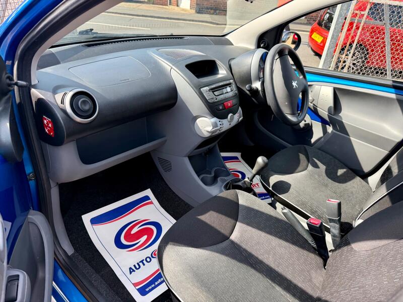 PEUGEOT 107