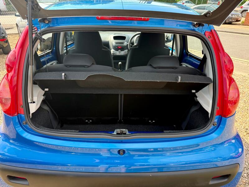 PEUGEOT 107