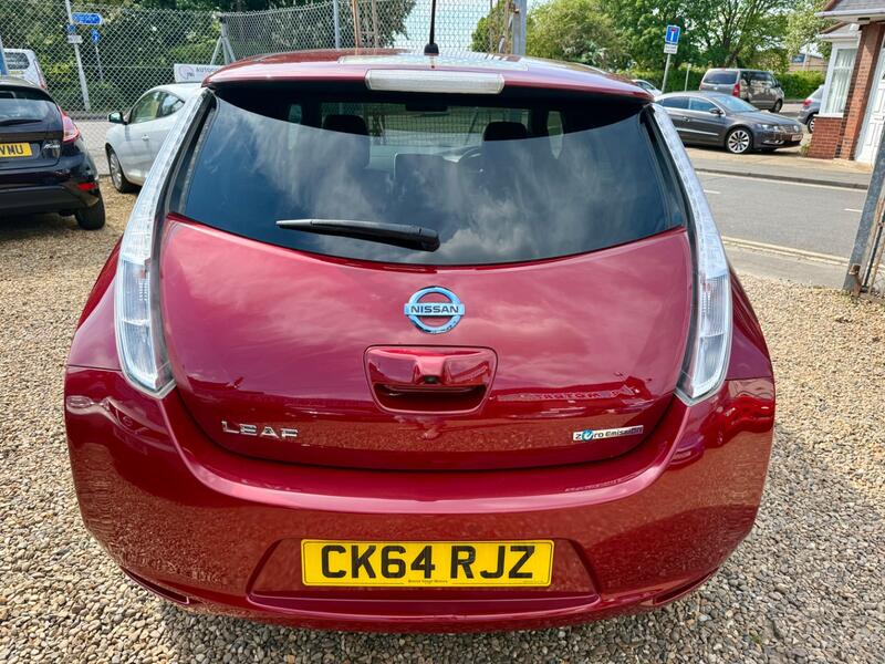 NISSAN LEAF
