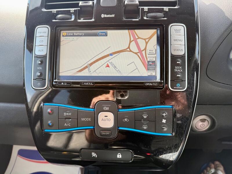 NISSAN LEAF