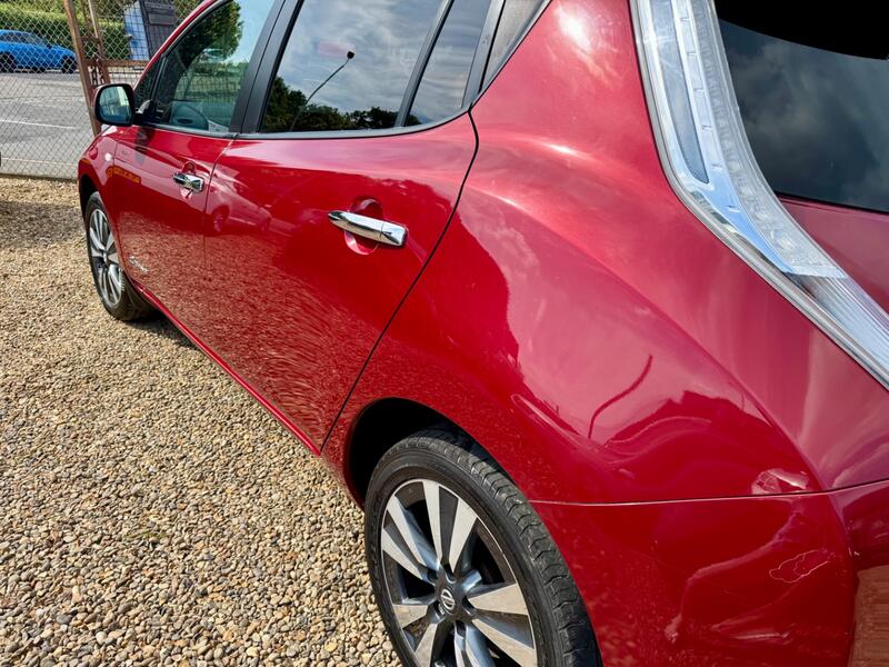 NISSAN LEAF