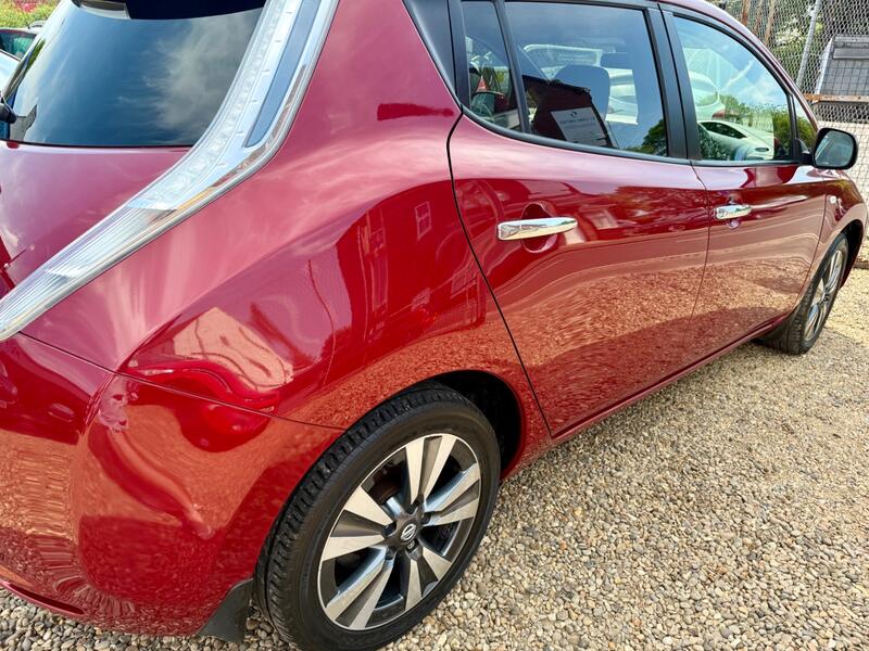 NISSAN LEAF