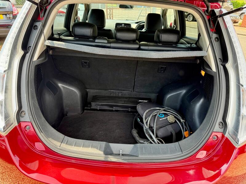NISSAN LEAF