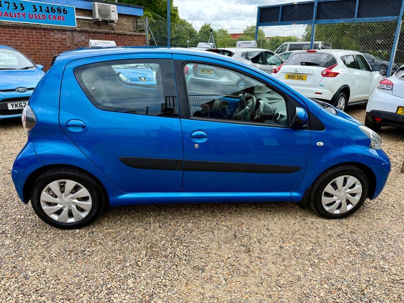 TOYOTA AYGO