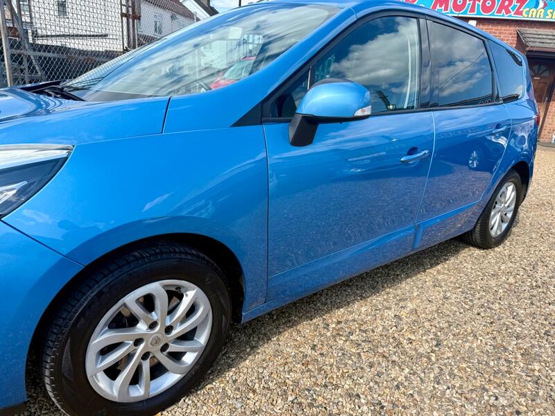 RENAULT GRAND SCENIC