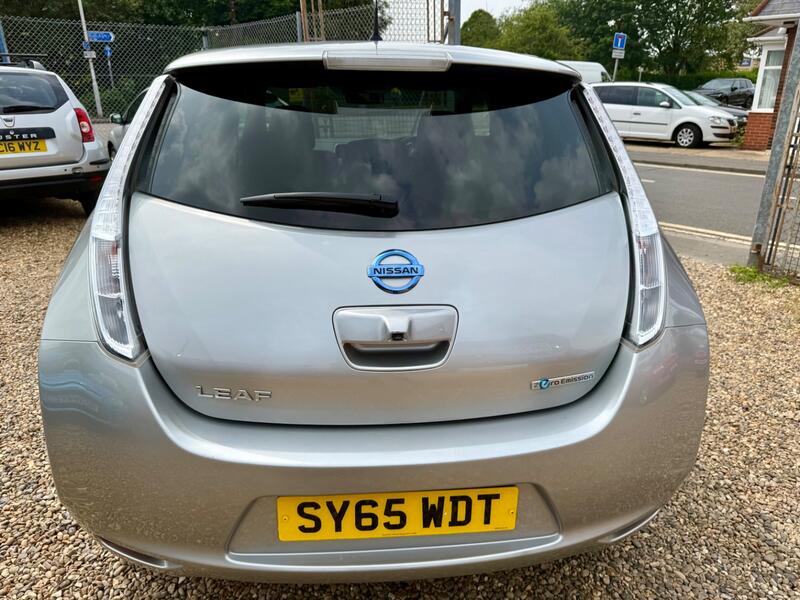NISSAN LEAF
