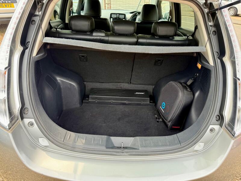 NISSAN LEAF