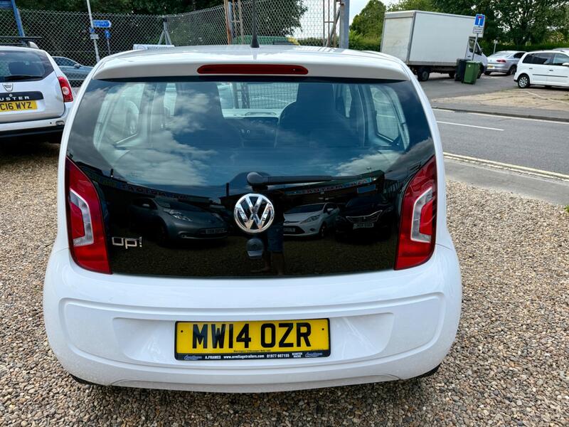 VOLKSWAGEN UP