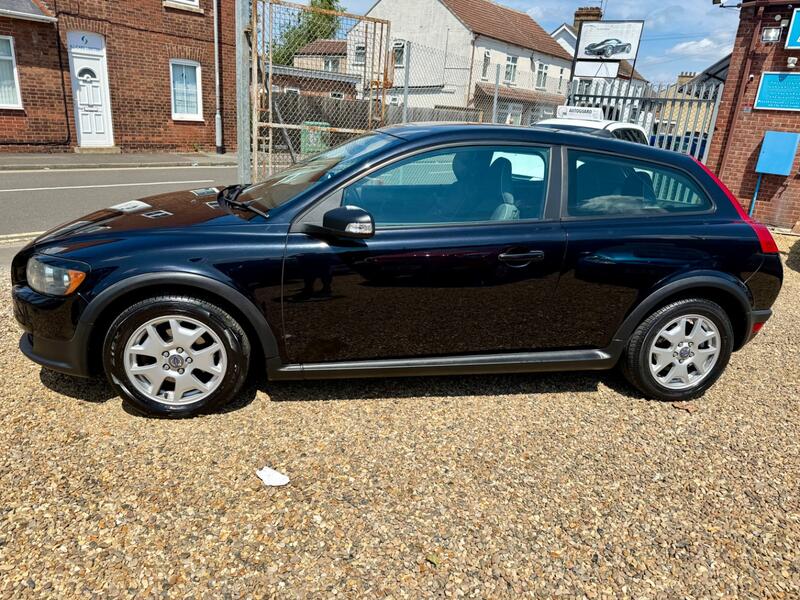 VOLVO C30