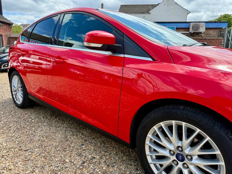 FORD FOCUS