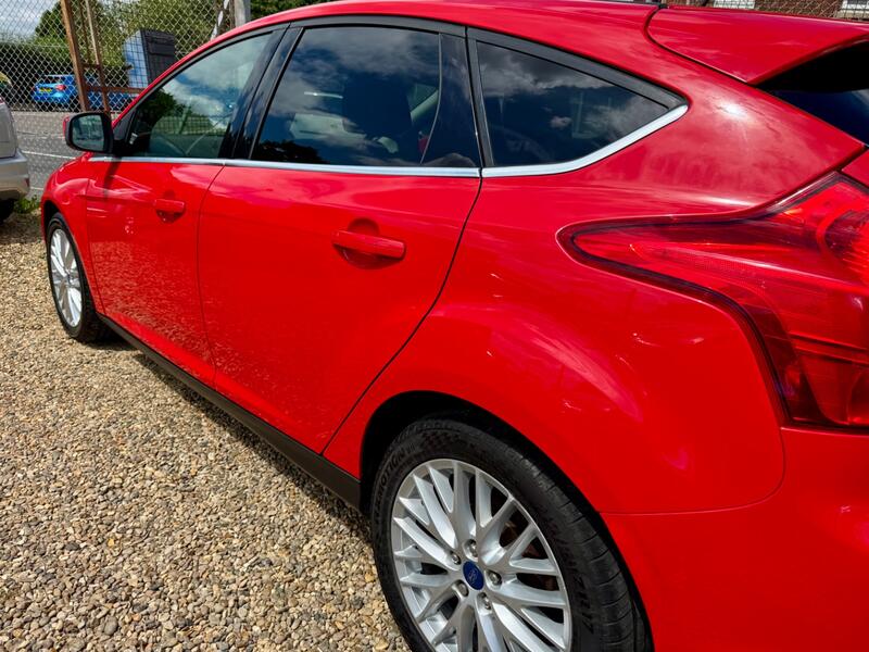 FORD FOCUS