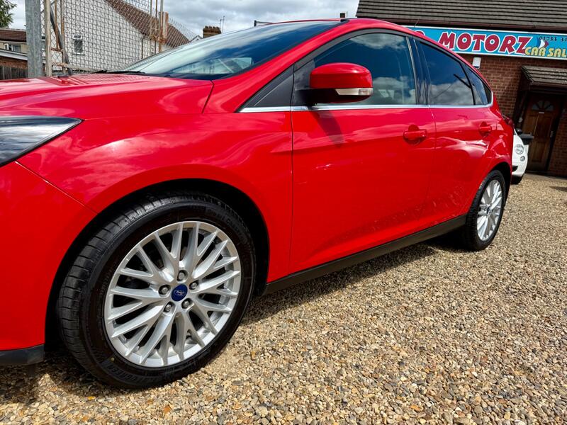FORD FOCUS