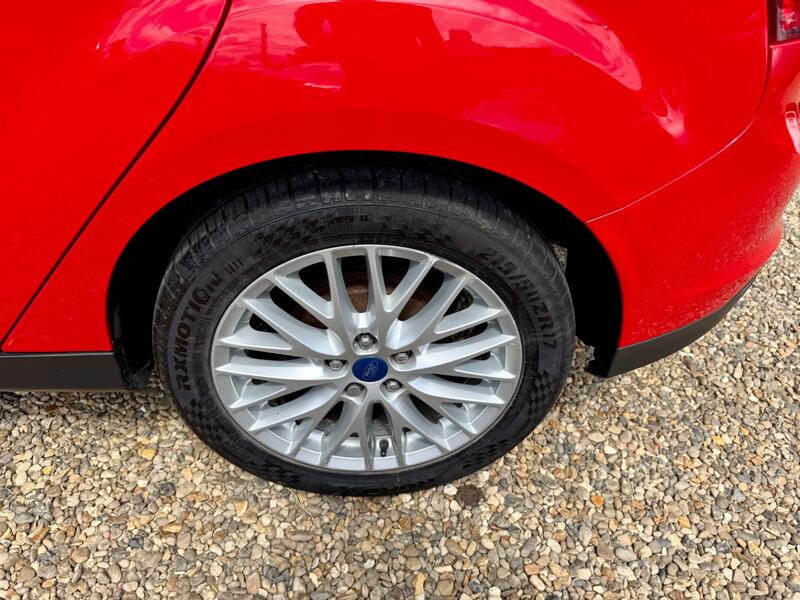 FORD FOCUS