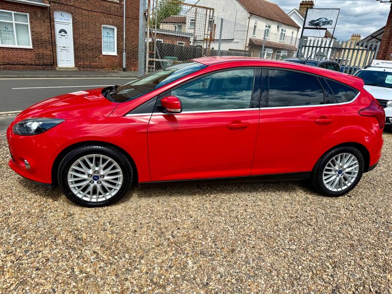 FORD FOCUS