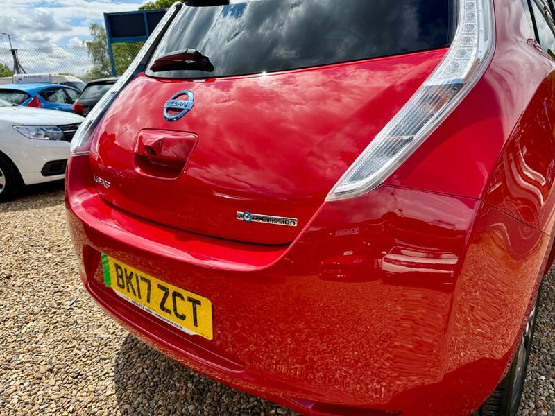 NISSAN LEAF