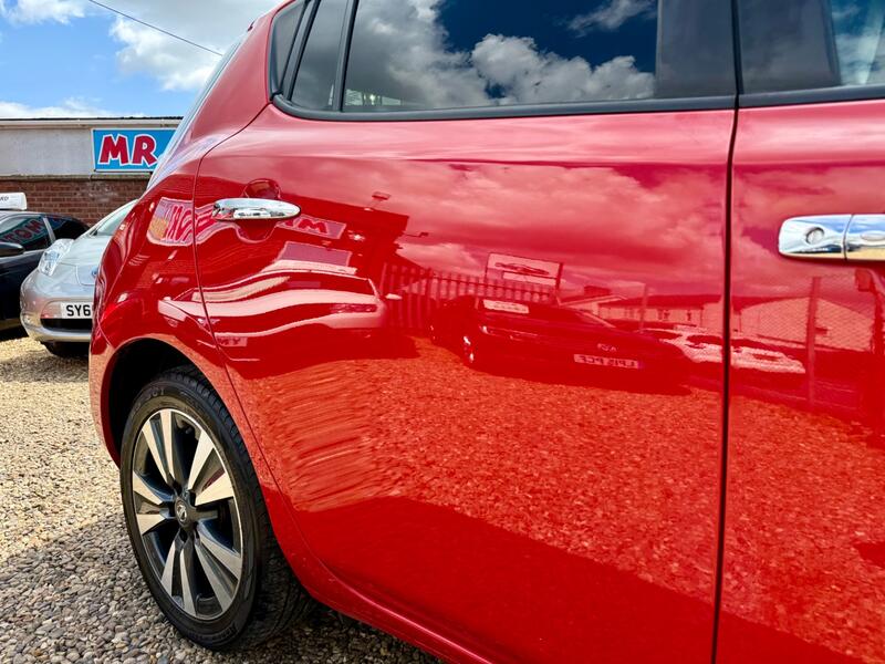 NISSAN LEAF