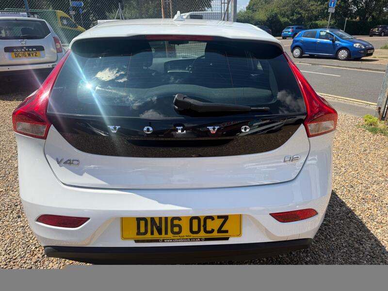 VOLVO V40