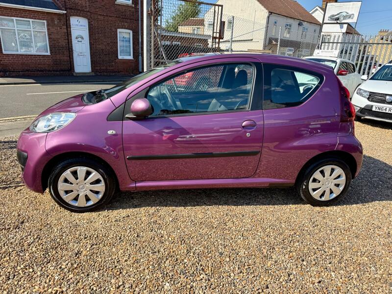 PEUGEOT 107