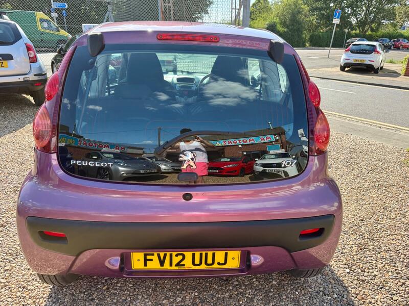 PEUGEOT 107