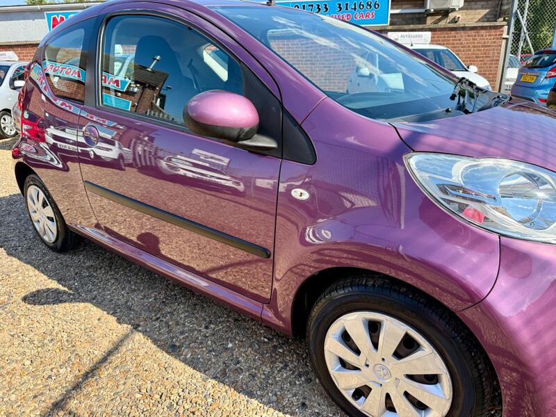 PEUGEOT 107