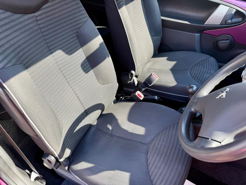 PEUGEOT 107