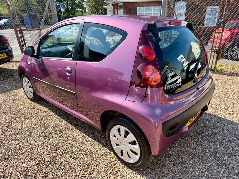 PEUGEOT 107