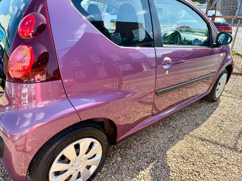 PEUGEOT 107
