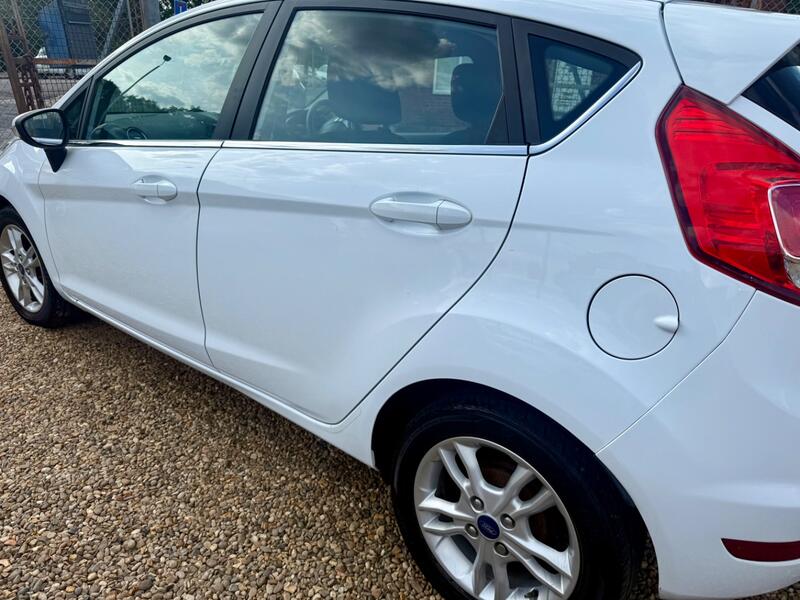 FORD FIESTA
