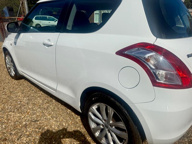 SUZUKI SWIFT