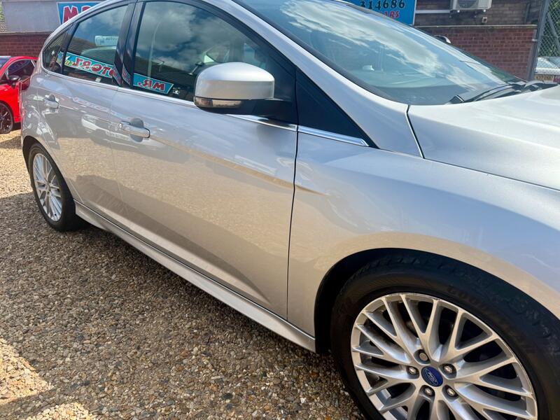 FORD FOCUS
