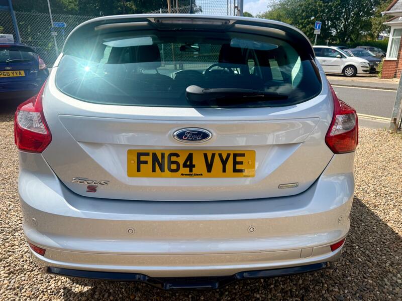 FORD FOCUS