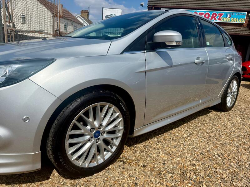 FORD FOCUS