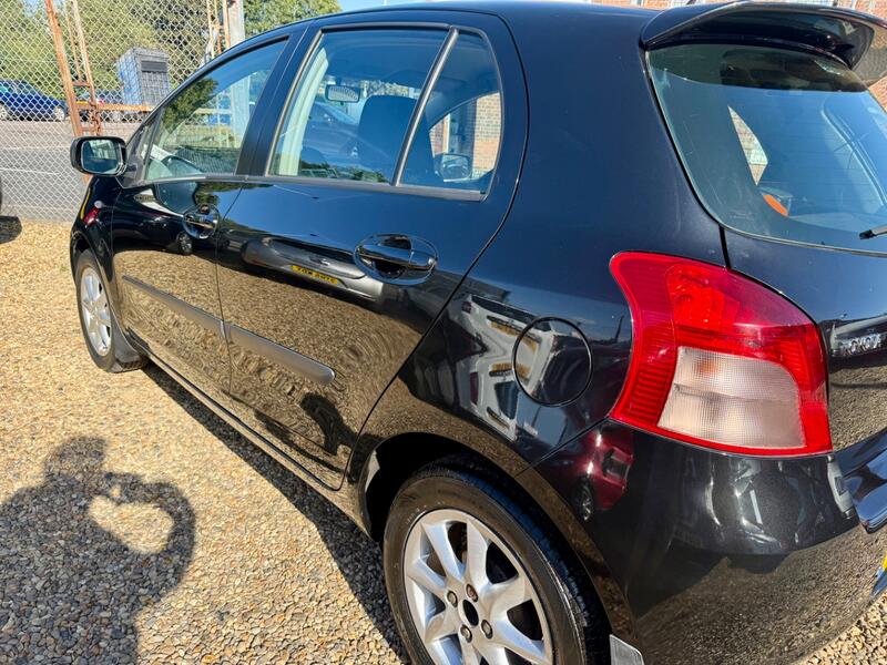 TOYOTA YARIS