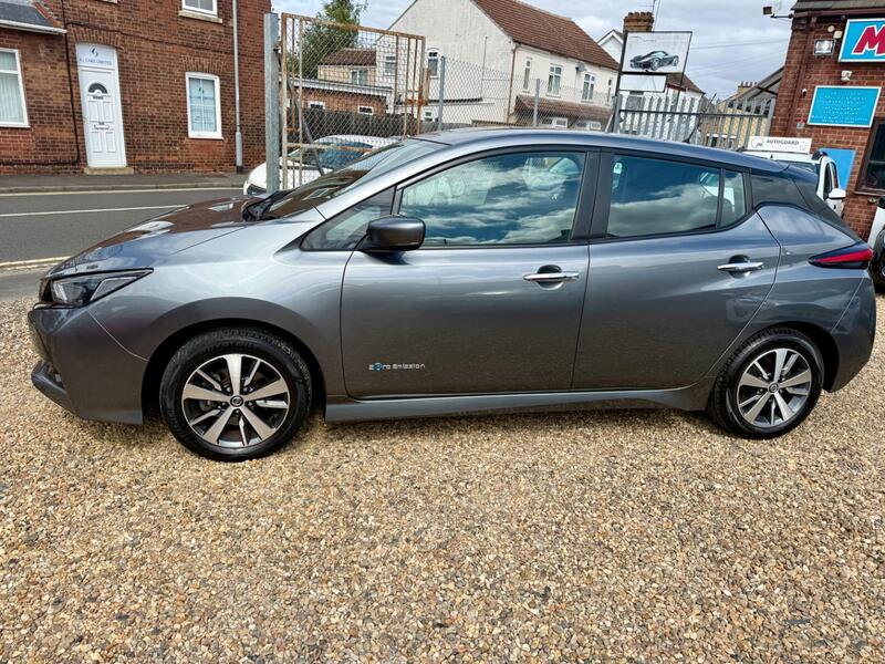 NISSAN LEAF