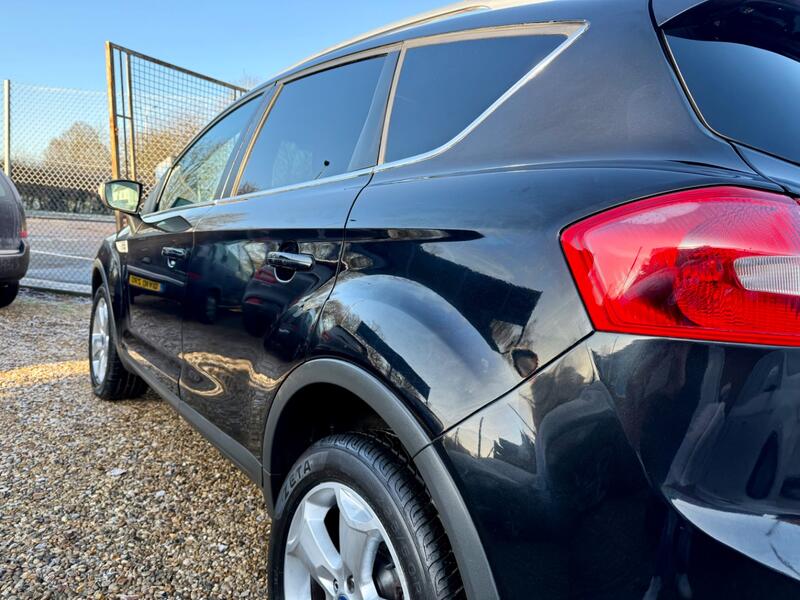FORD KUGA