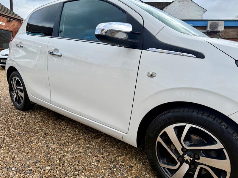 PEUGEOT 108