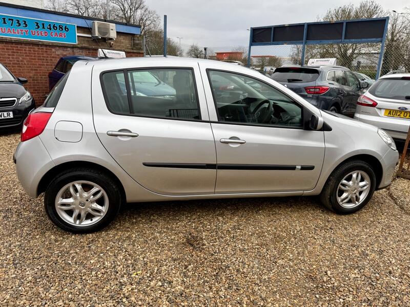 RENAULT CLIO