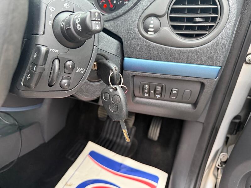 RENAULT CLIO