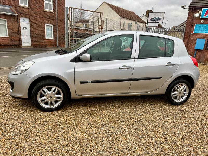 RENAULT CLIO
