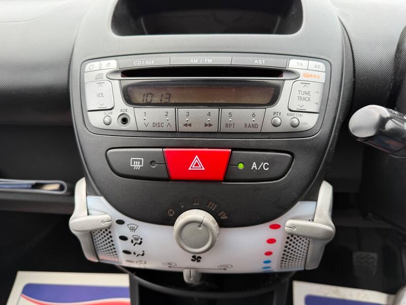 PEUGEOT 107