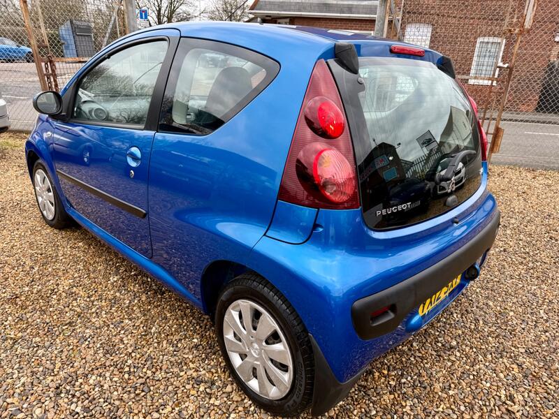 PEUGEOT 107