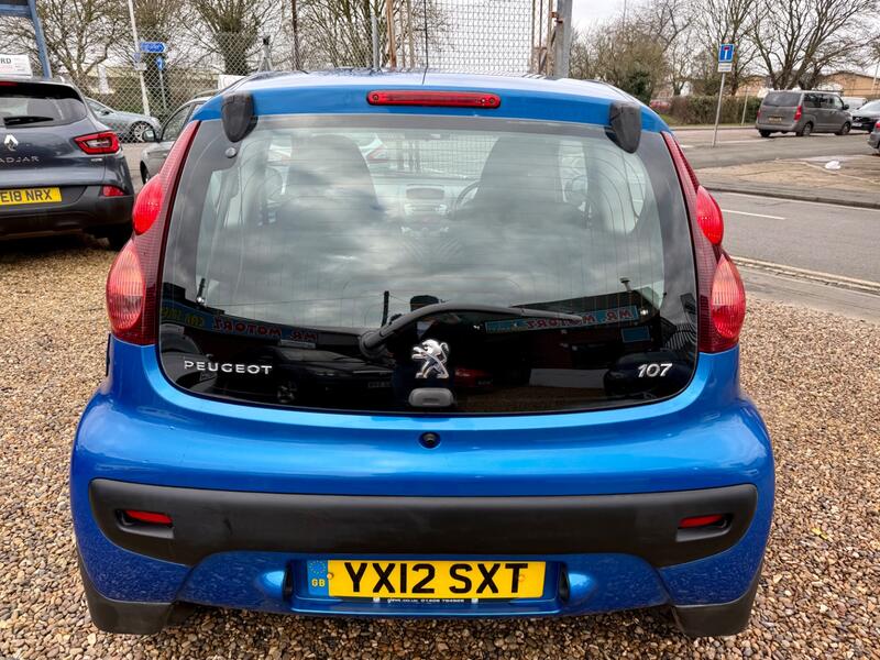 PEUGEOT 107